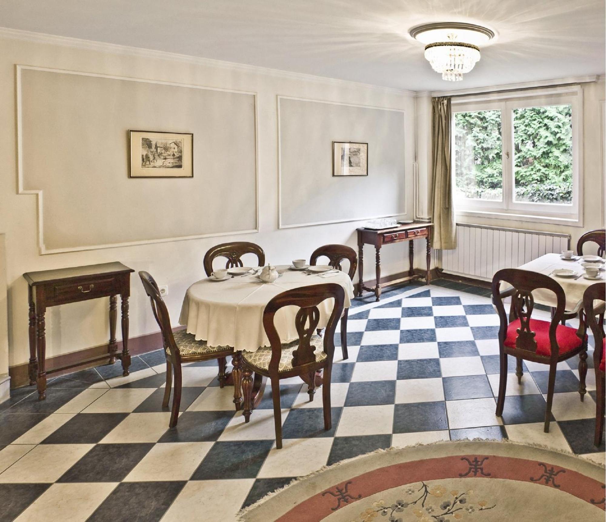 Nr 100 Szentendre Hotel Panzio Szolgaltatasok Eksteriør billede