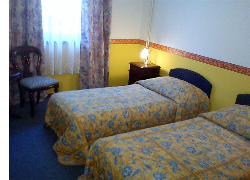 Nr 100 Szentendre Hotel Panzio Szolgaltatasok Eksteriør billede